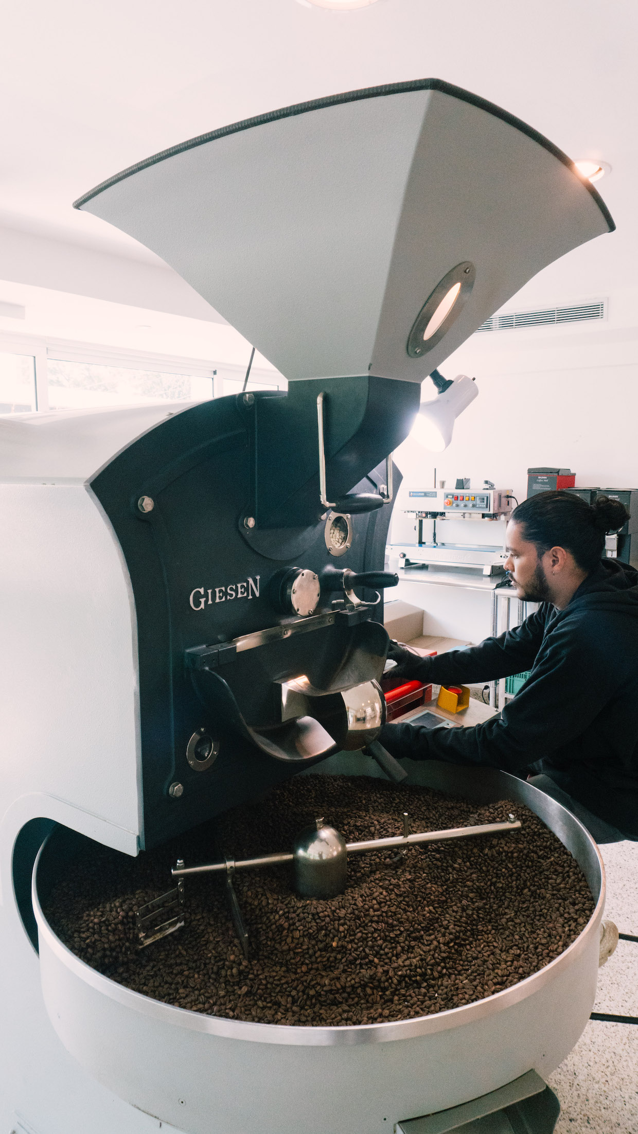 Roaster Alejandro Fabrega at Unido’s roastery in Panama